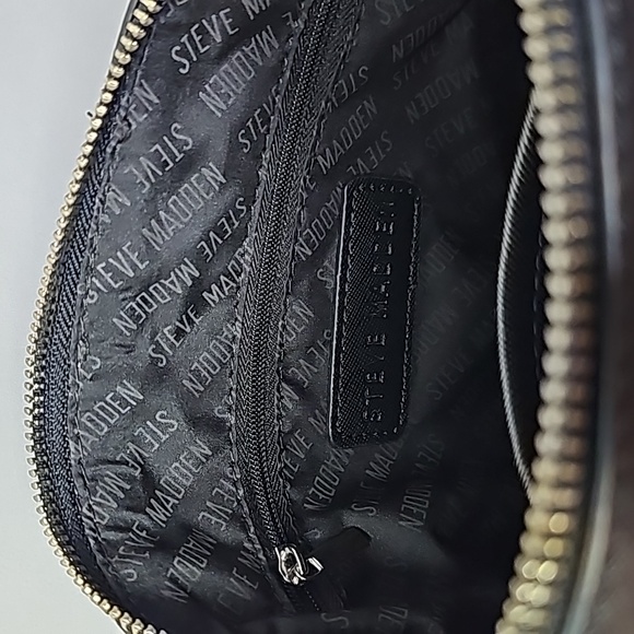 STEVE MADDEN ▪︎ BLACK CROSSBODY PURSE - Picture 8 of 9